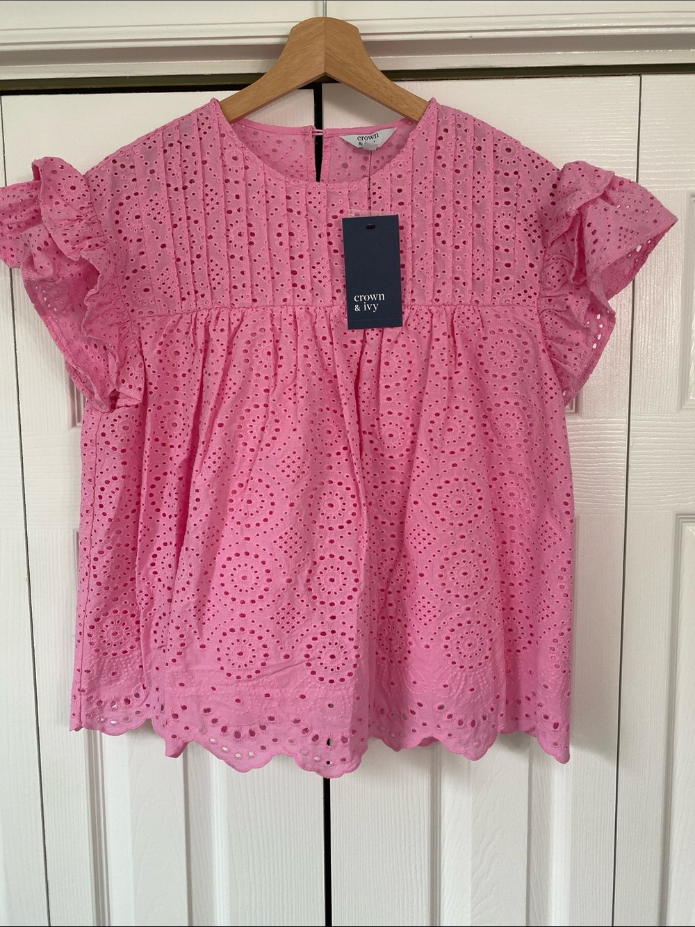 NWT Crown & Ivy Pink Eyelet Ruffle Sleeve Top
